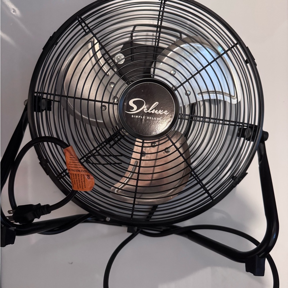 Simple Deluxe Black and Silver Fan
